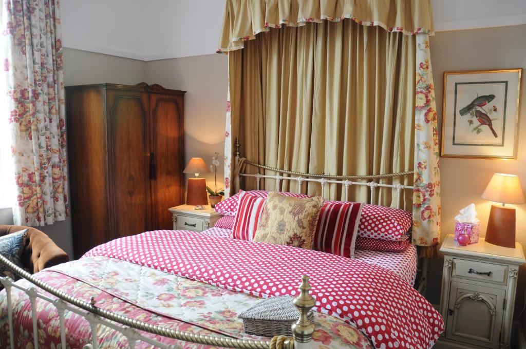 The Forester And Flower Bath Room photo